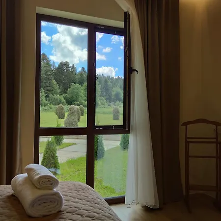 Apartment відпочинково- оздоровчий комплекс опака з форельником