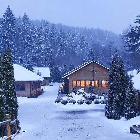 відпочинково- оздоровчий комплекс опака з форельником Skhidnytsia
